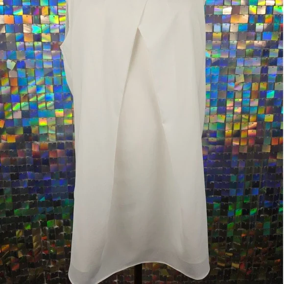 Women's White Sleeveless Overlay Tunic Top - Picture 5 of 10